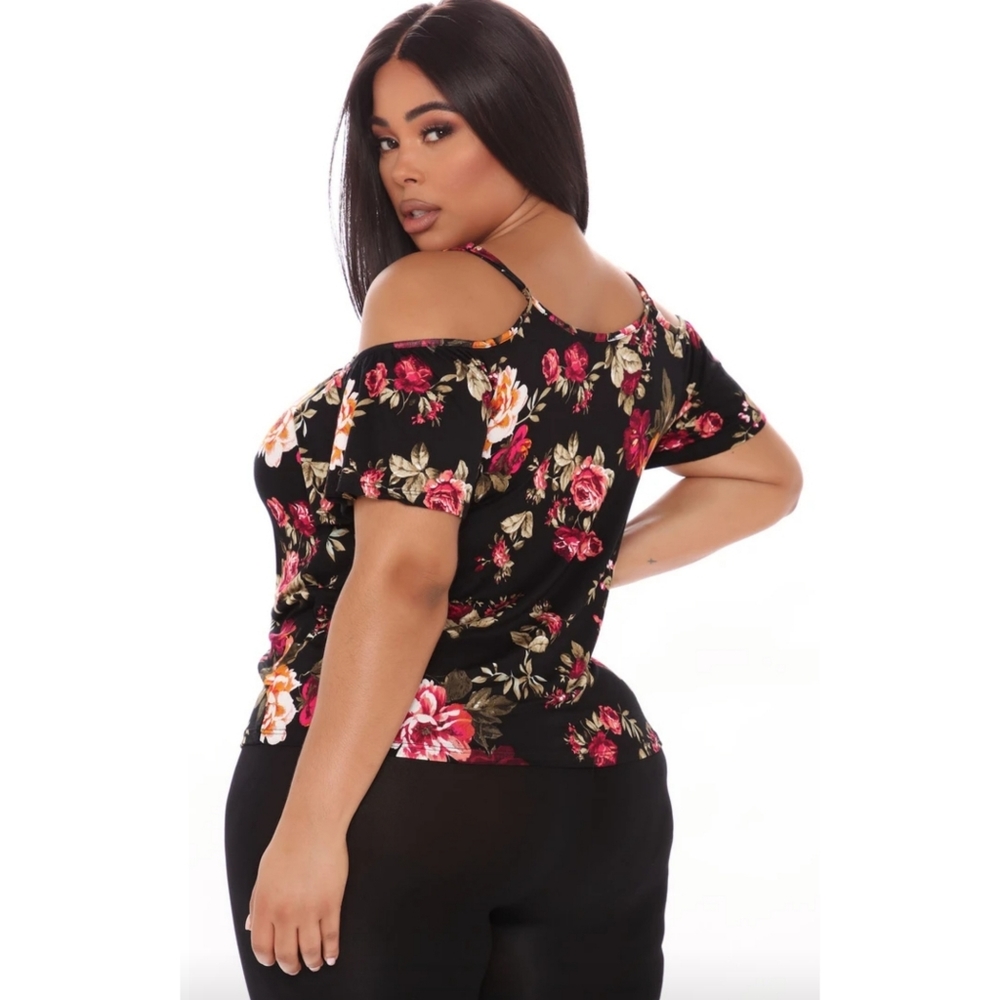 Fashion Nova So Fresh Cold Shoulder Top NWOT 1X - Picture 2 of 10